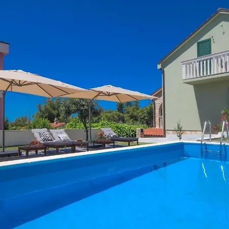 Four Bedroom Near With Pool Apartment