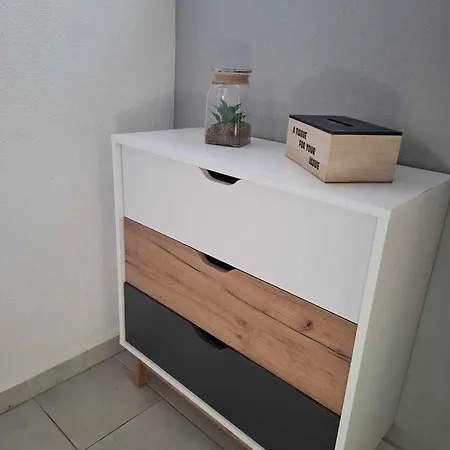 Four Bedroom Near With Pool Jezera