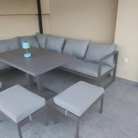 Four Bedroom Near With Pool Apartment Jezera